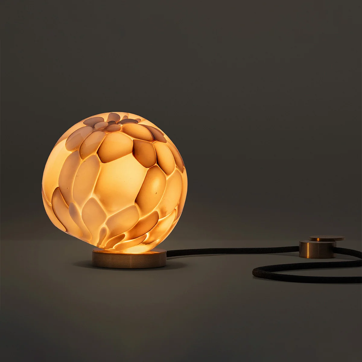 118t Table Lamp - Image 2