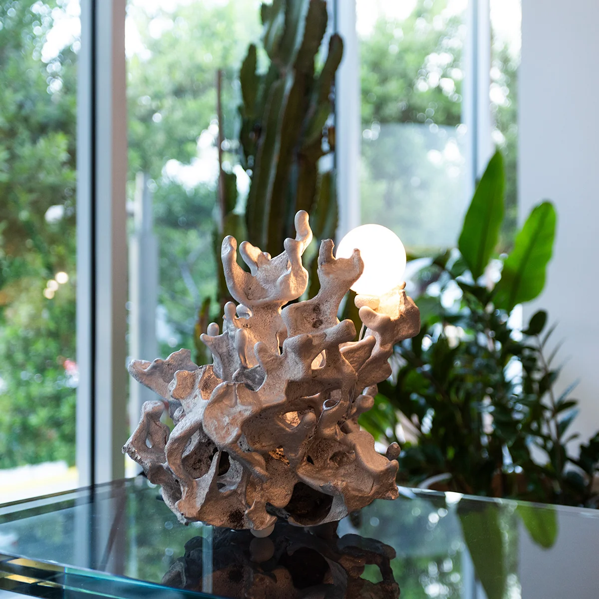 44t Table Lamp - Image 4