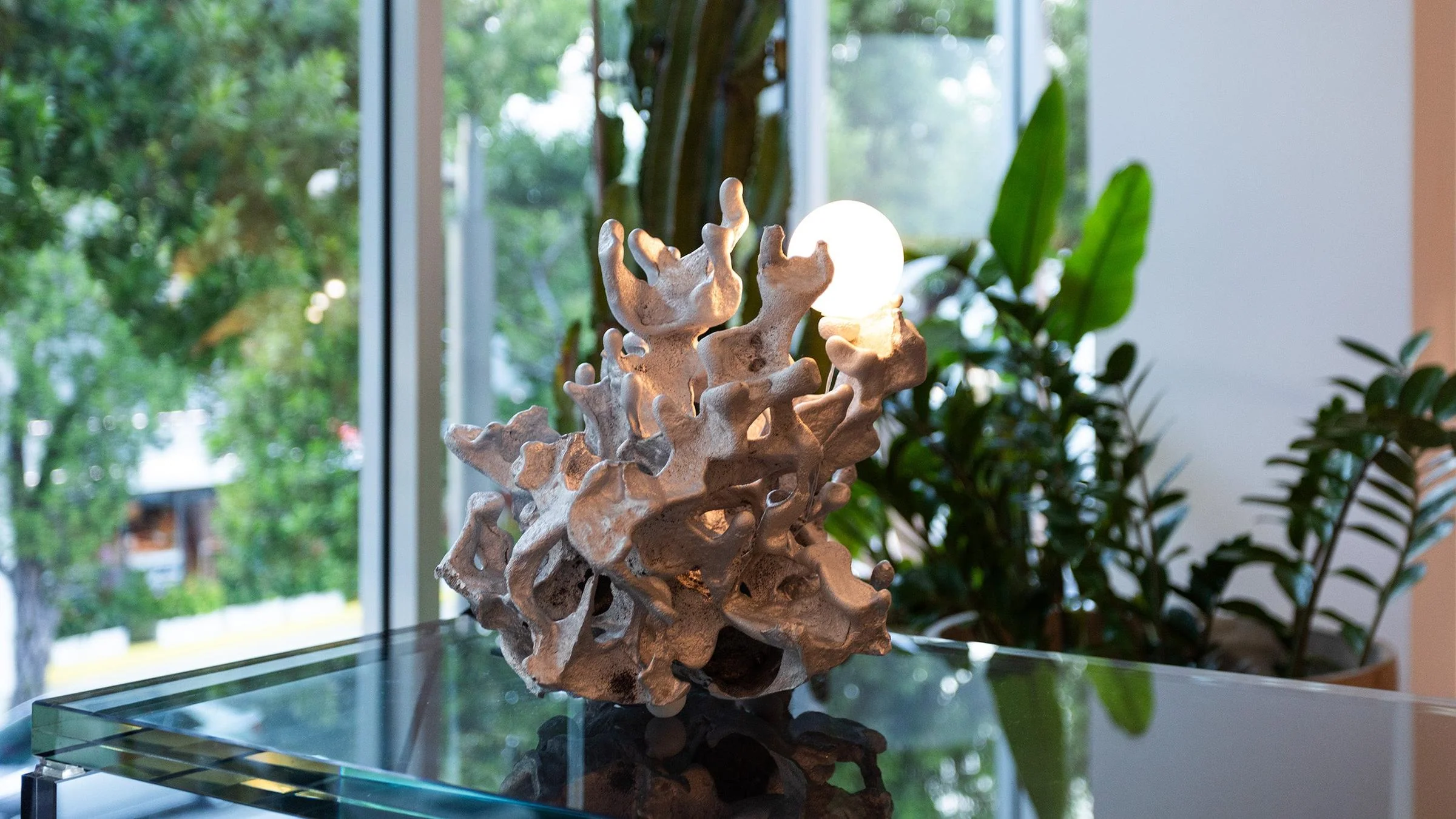 44t Table Lamp - Image 9