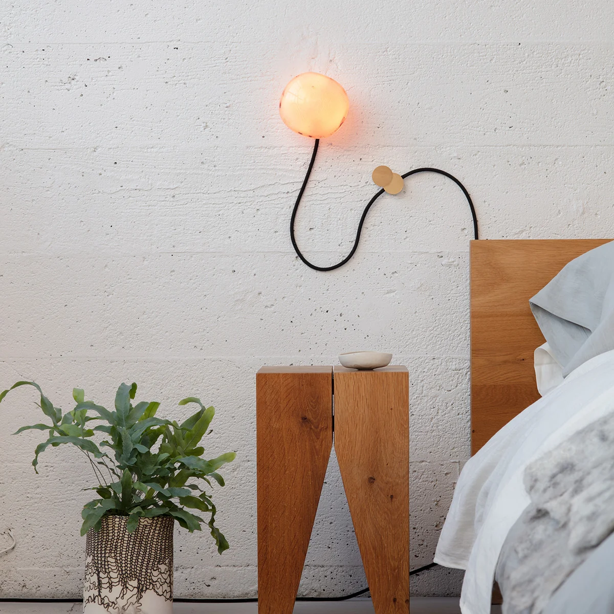 84Vt Table Lamp - Image 6