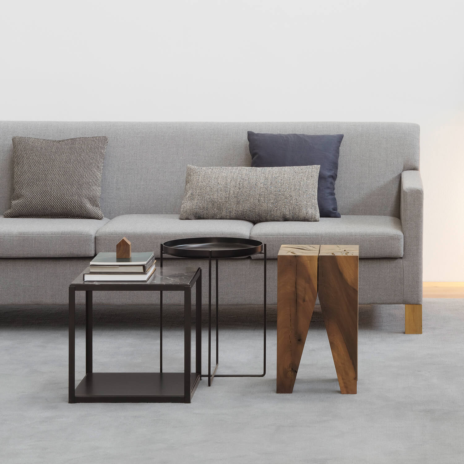 Backenzahn Stool - Image 2