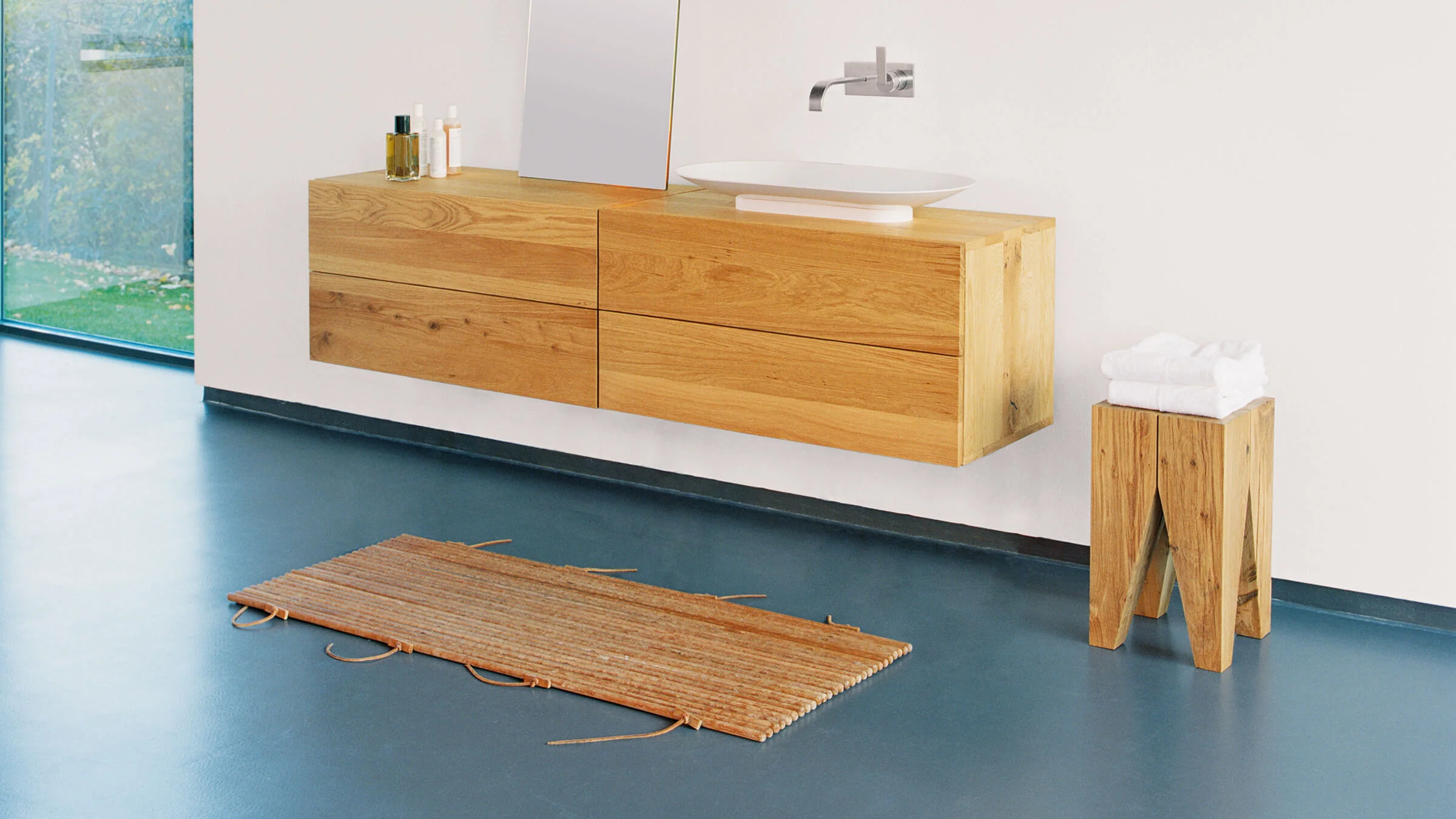 Backenzahn Stool - Image 31