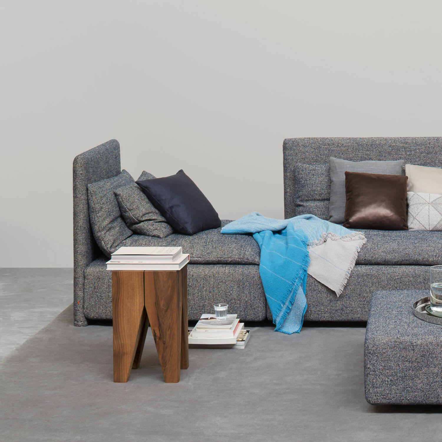 Backenzahn Stool - Image 34