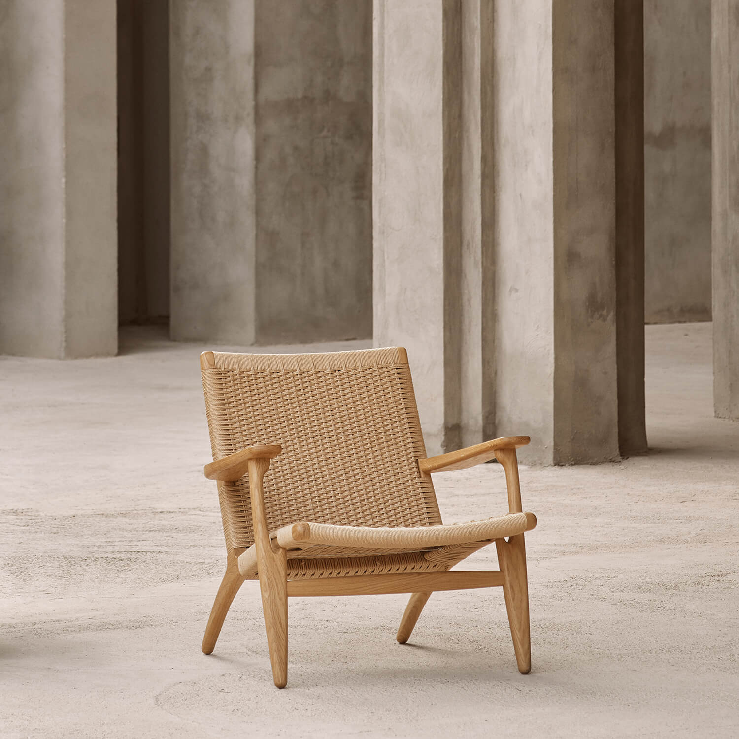 CH25 Lounge Chair - Image 3