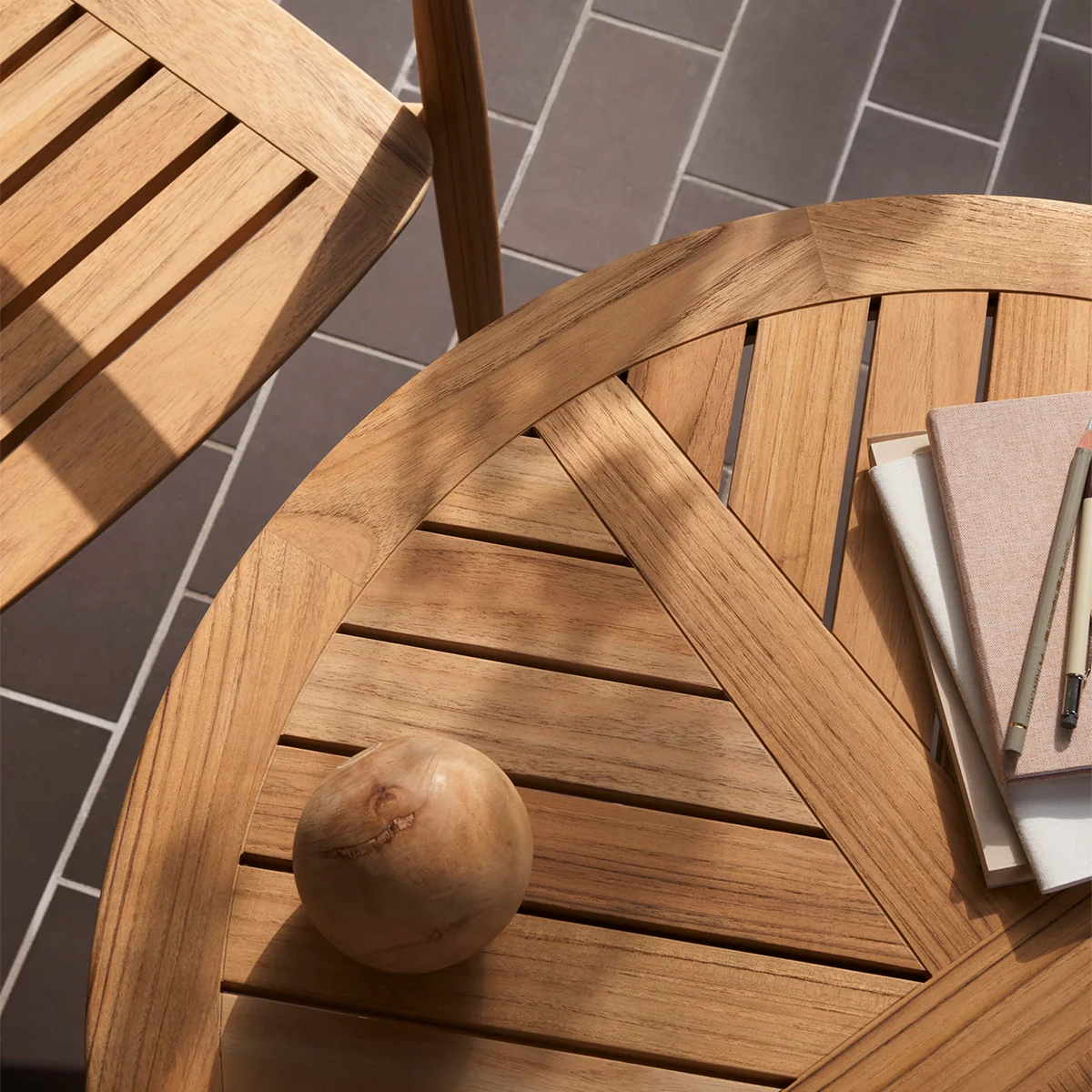 E022 Embrace Outdoor Dining Table - Image 5