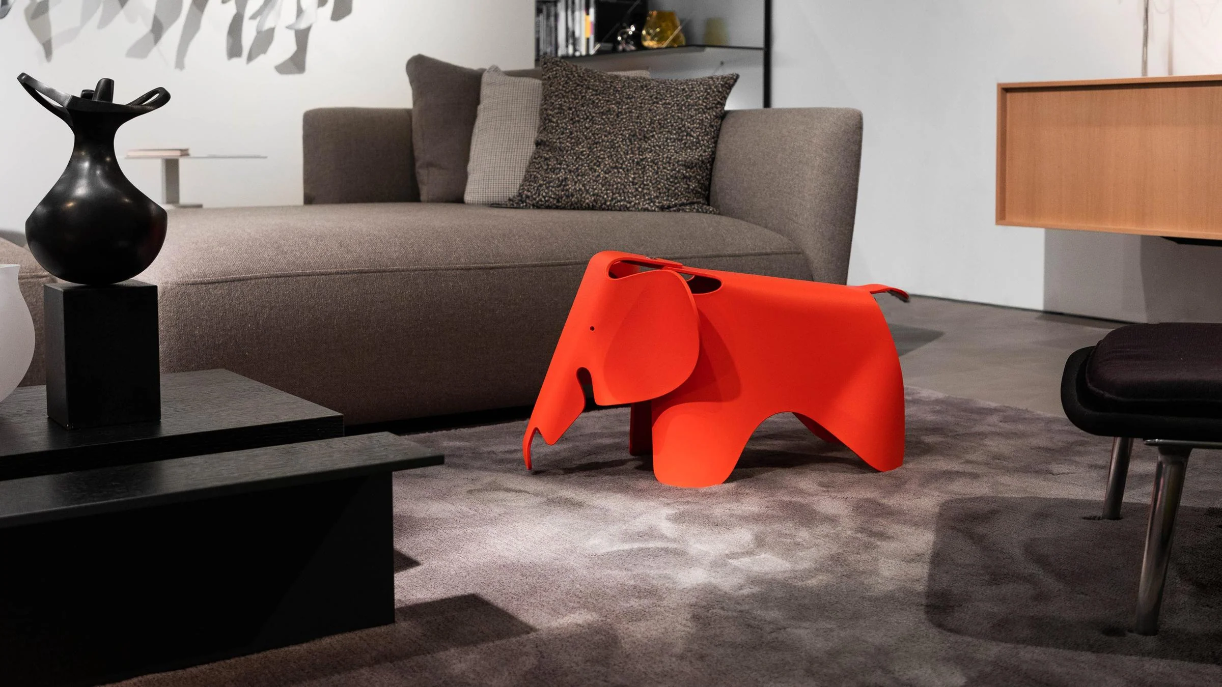 Eames Elephant - Image 5