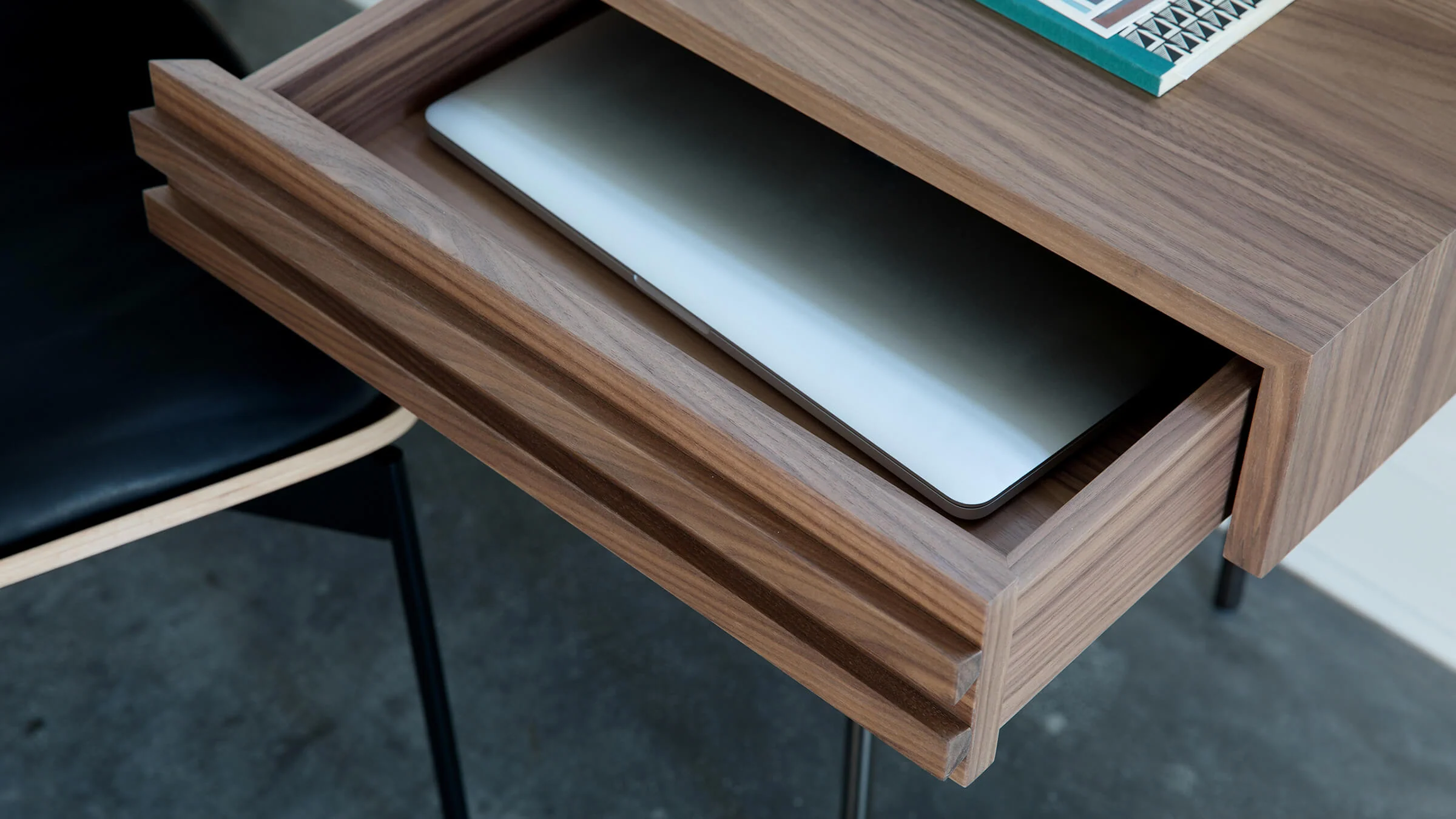 Harri Writing Desk - Image 8