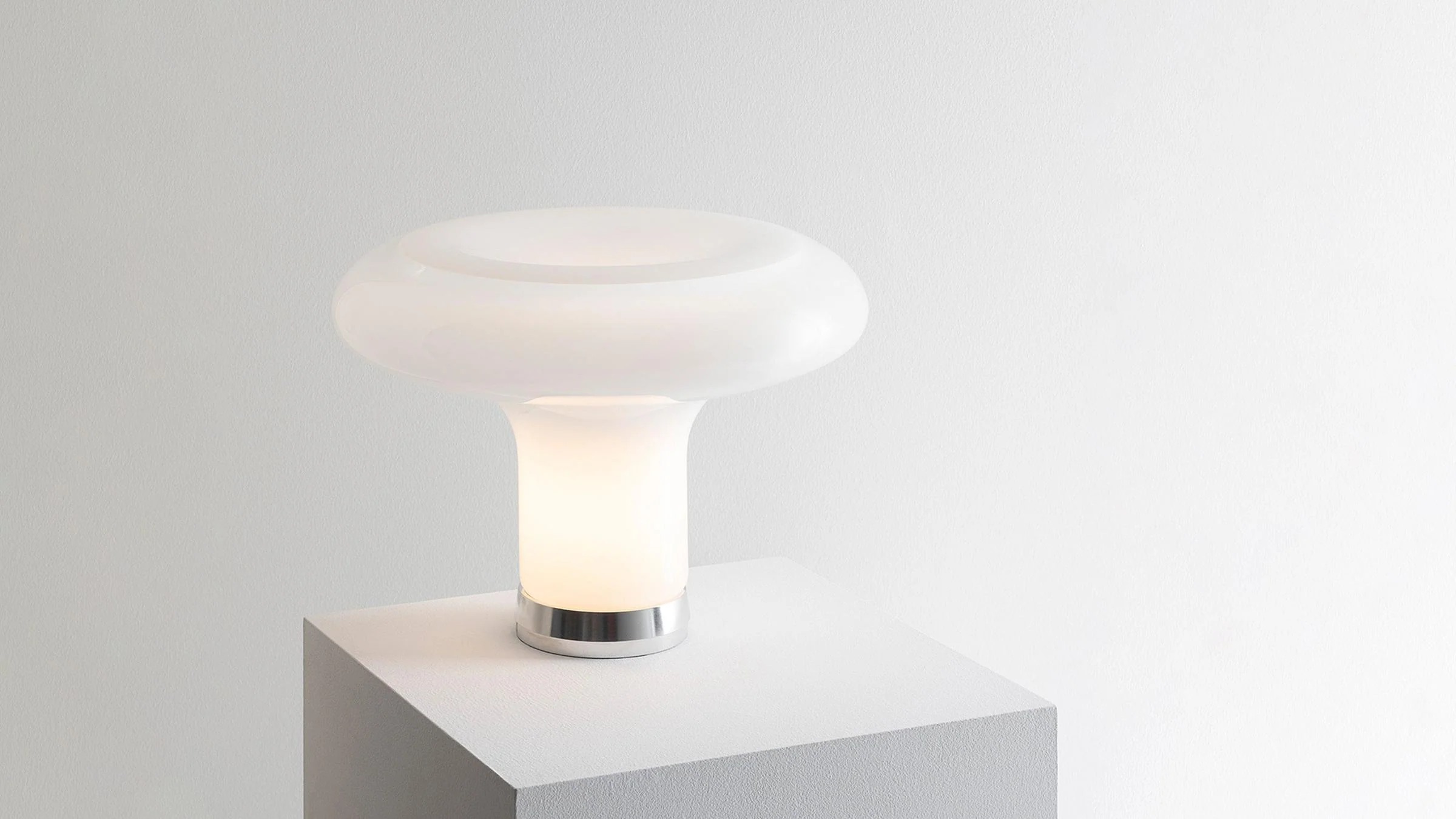 Lesbo Table Lamp - Image 3