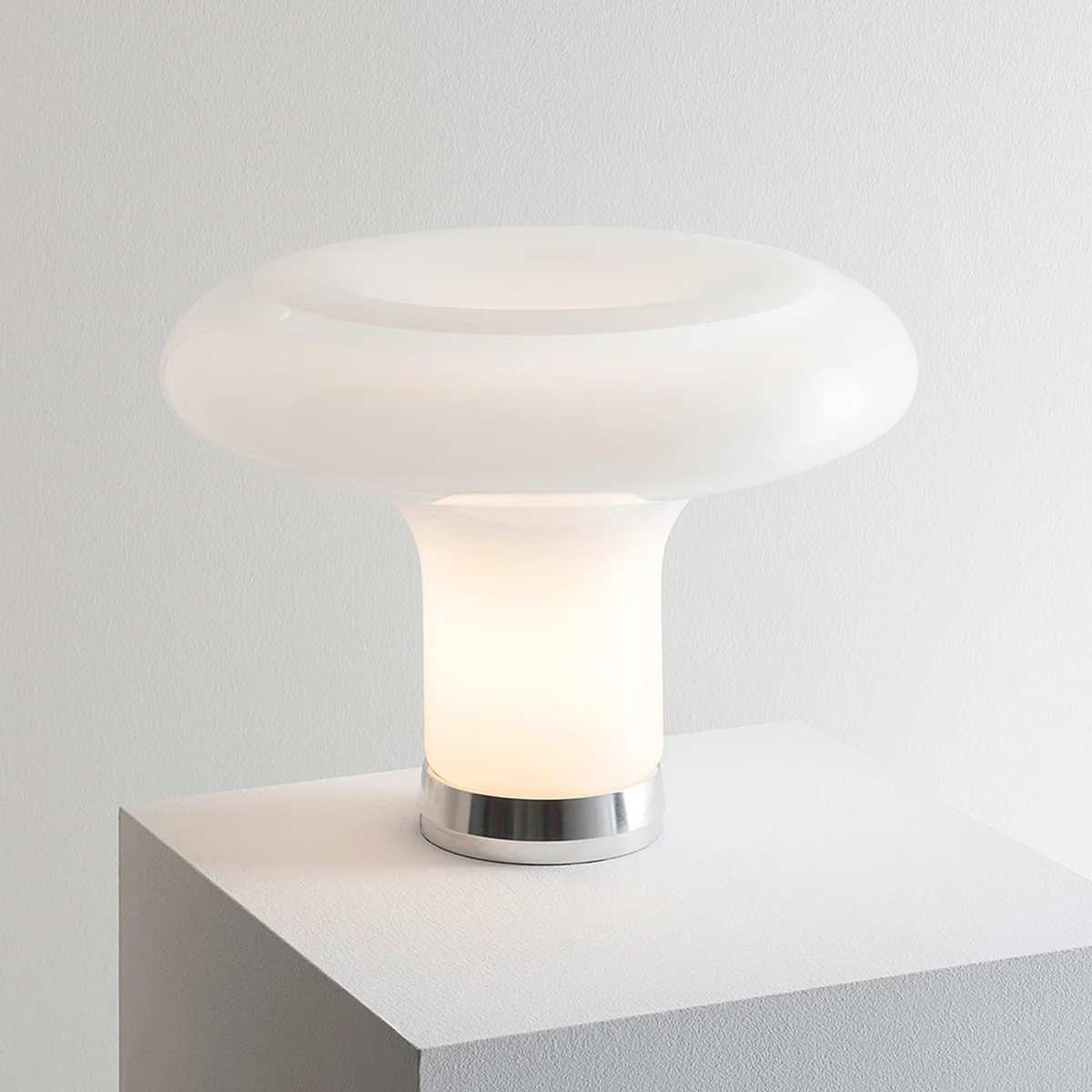 Lesbo Table Lamp - Image 5