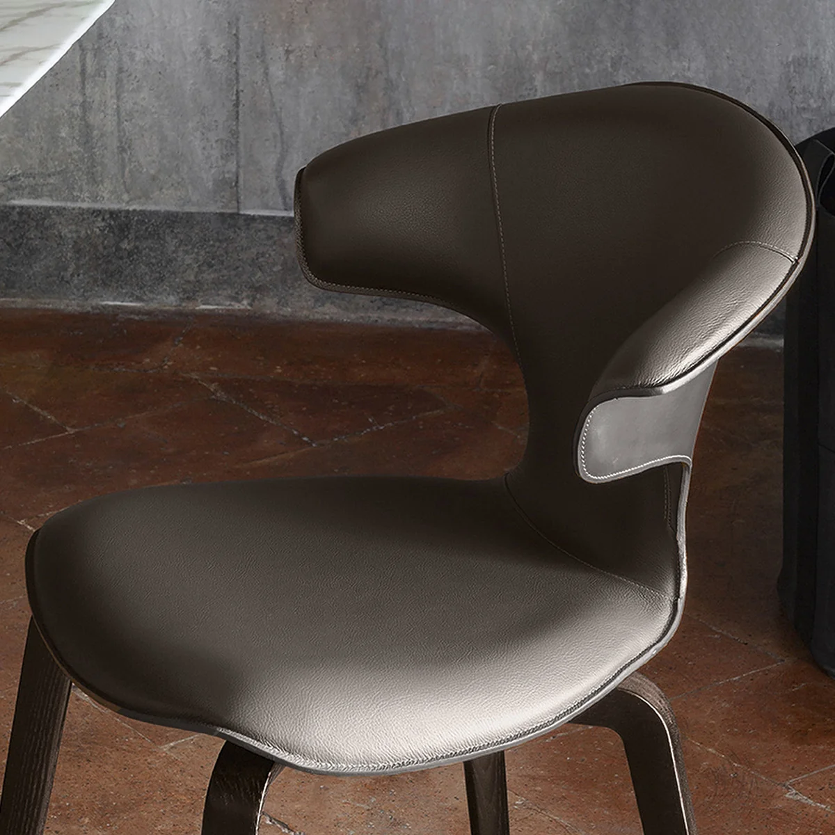Montera Small Armchair in Seppia Leather - Image 6