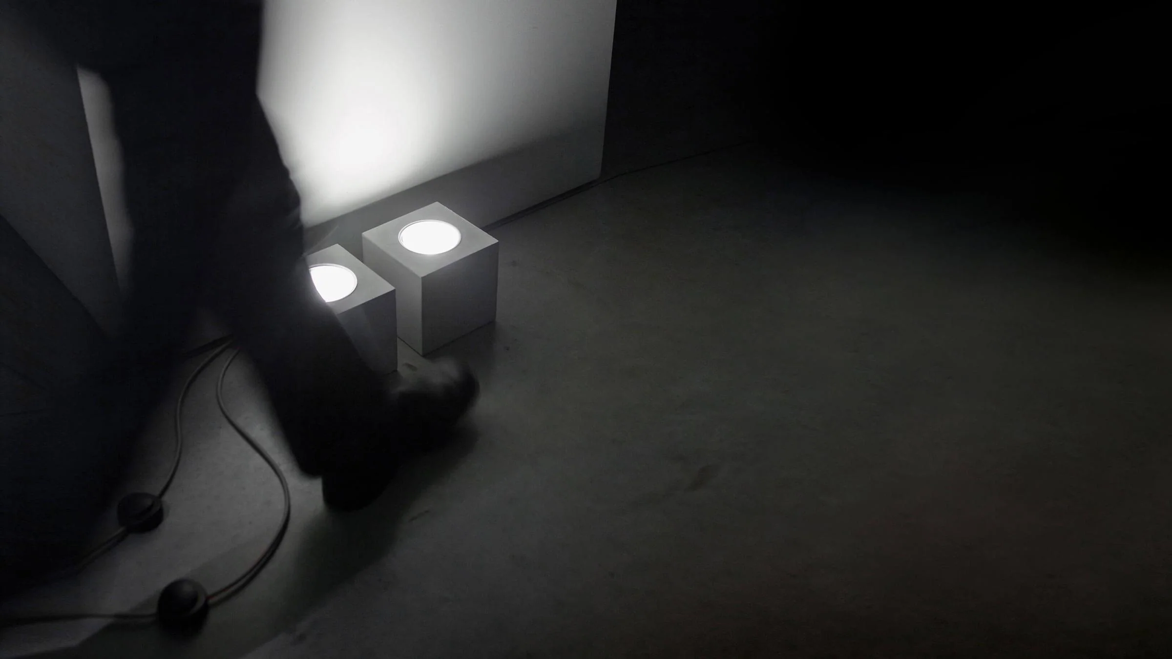 Q Floor Lamp - Image 9