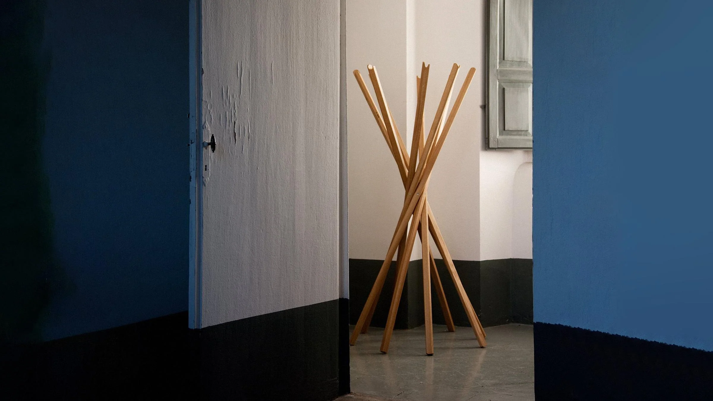Sciangai Folding Coat Rack - Image 3