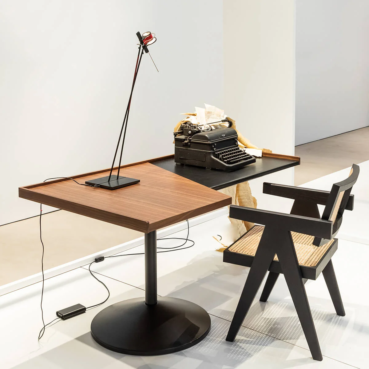 Stadera Desk - Image 2