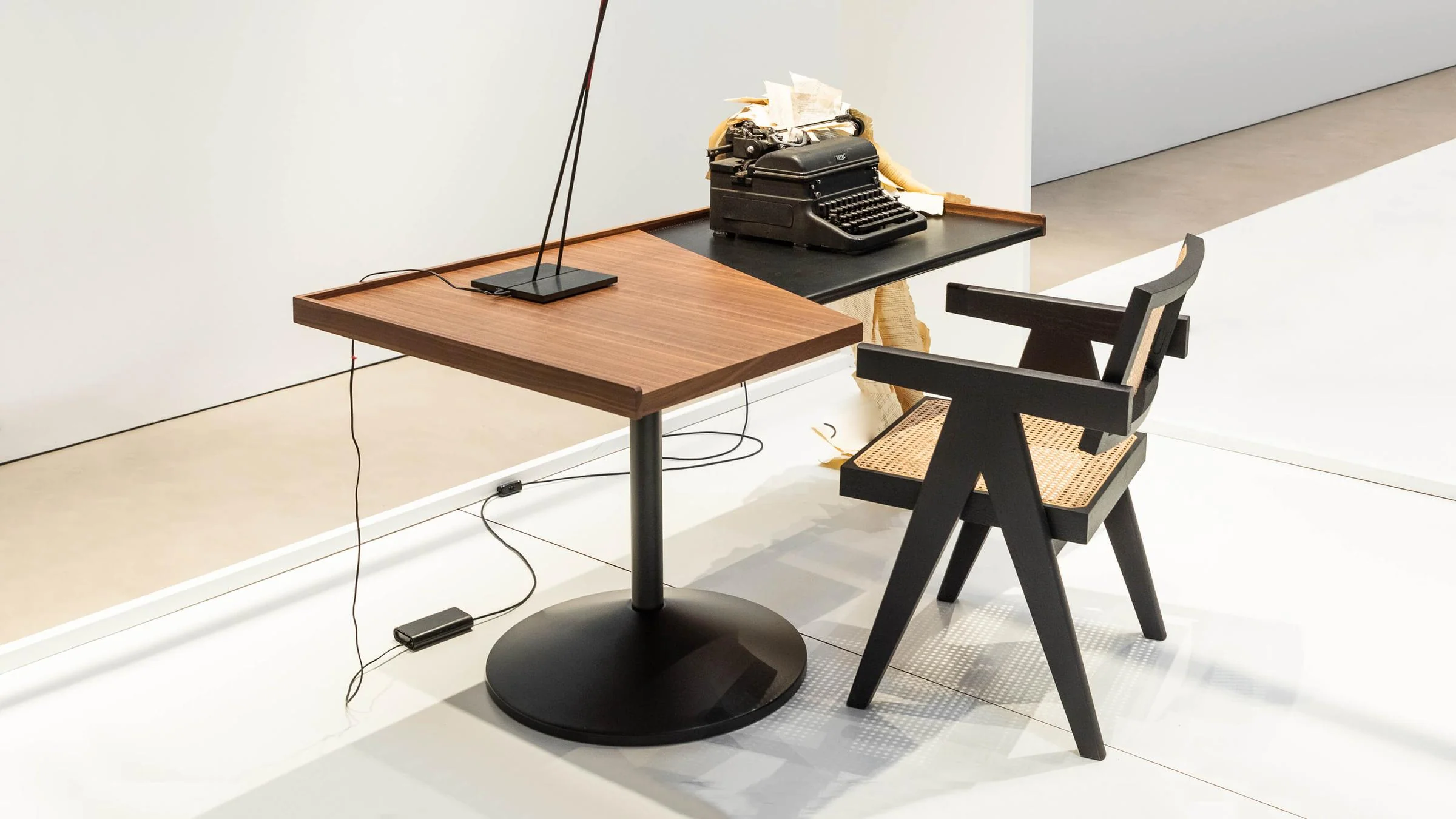 Stadera Desk - Image 4