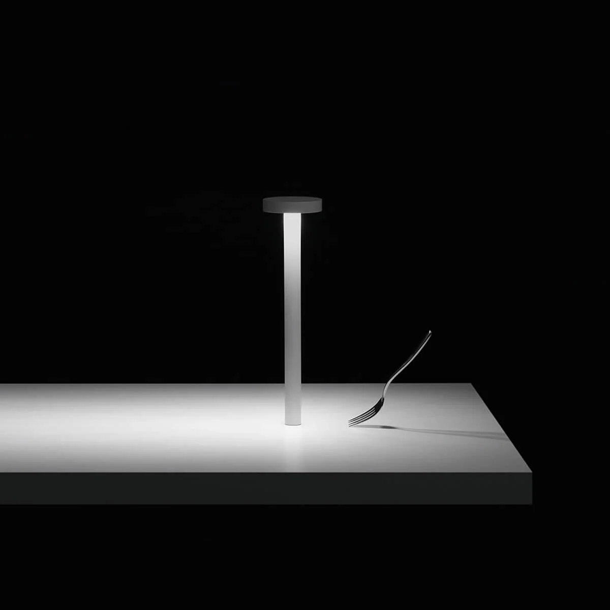 Tetatet LED Table Lamp - Image 3