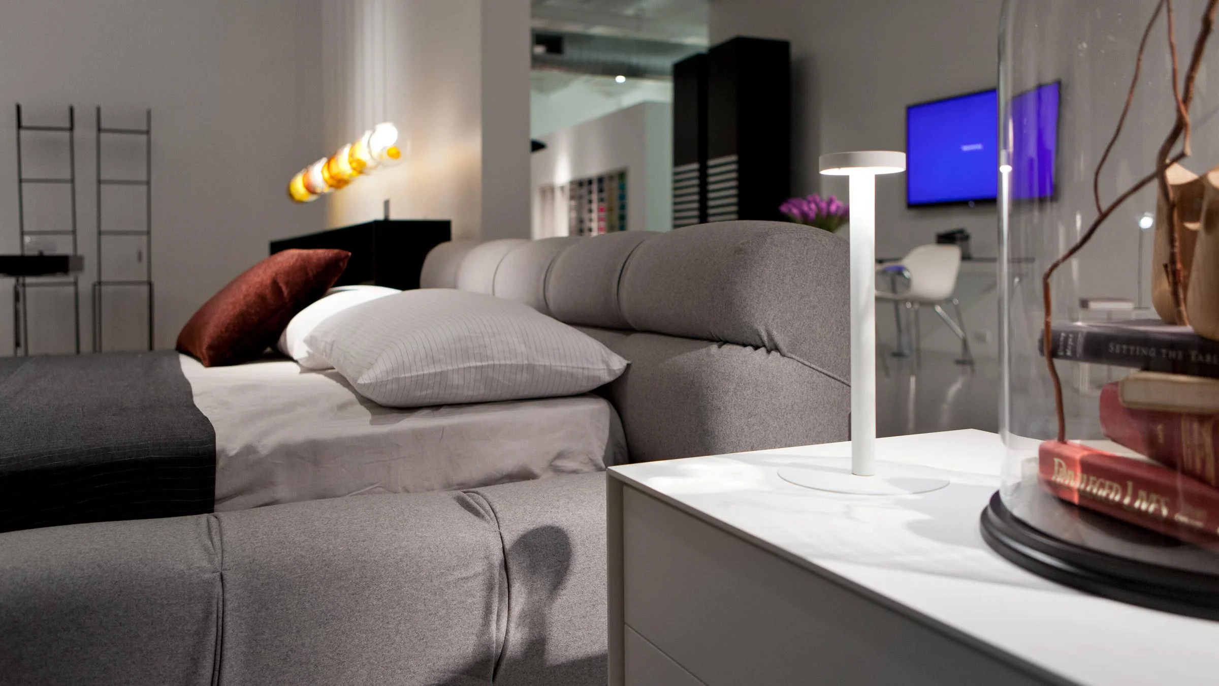 Tetatet LED Table Lamp - Image 5