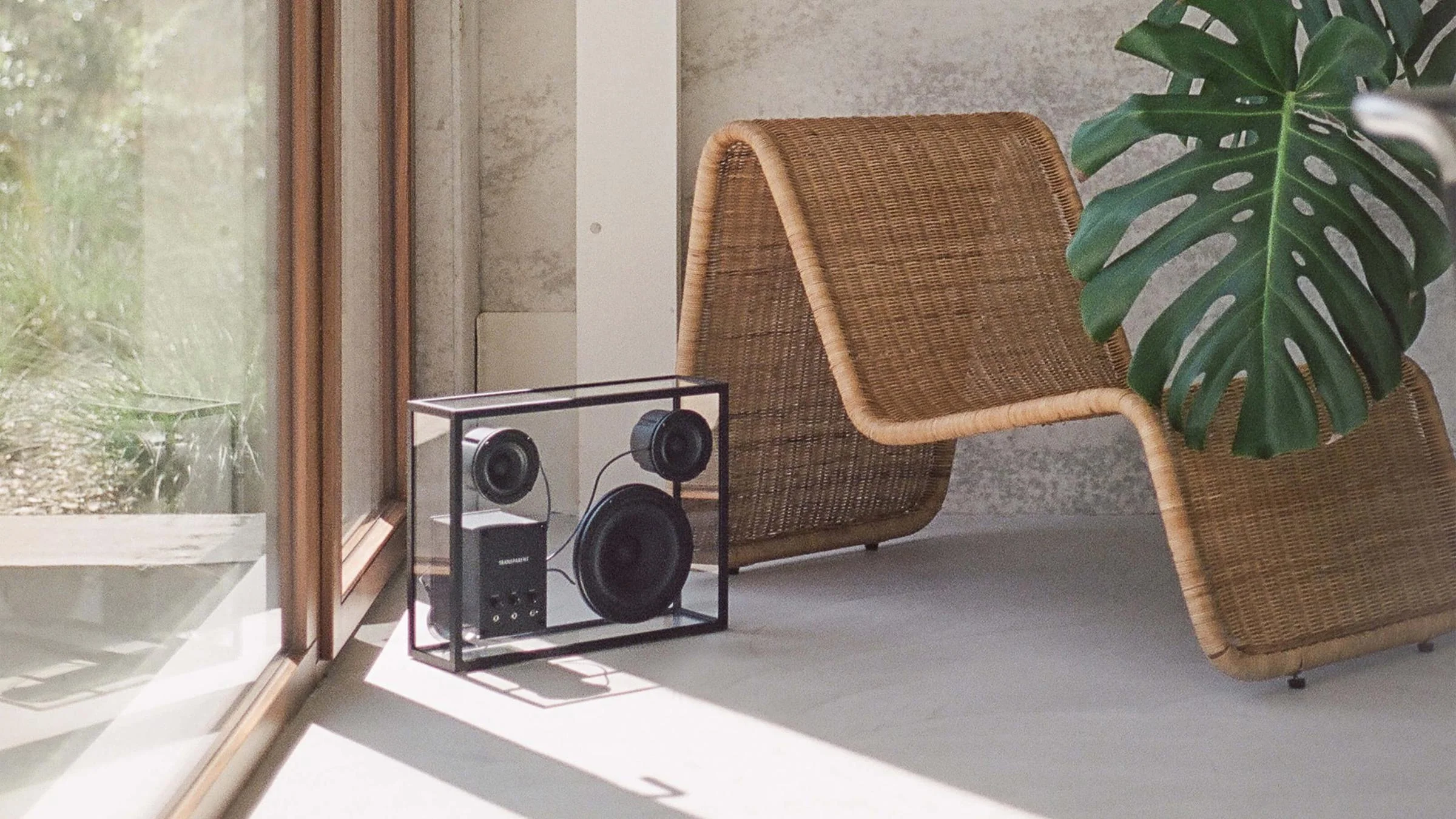 Transparent Speaker - Image 31