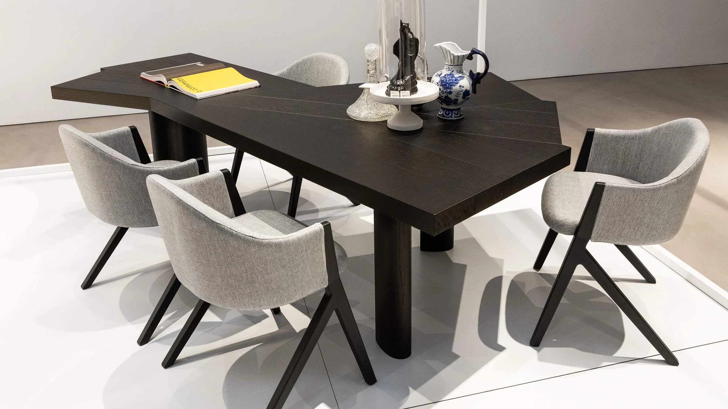 Ventaglio Table - Image 4