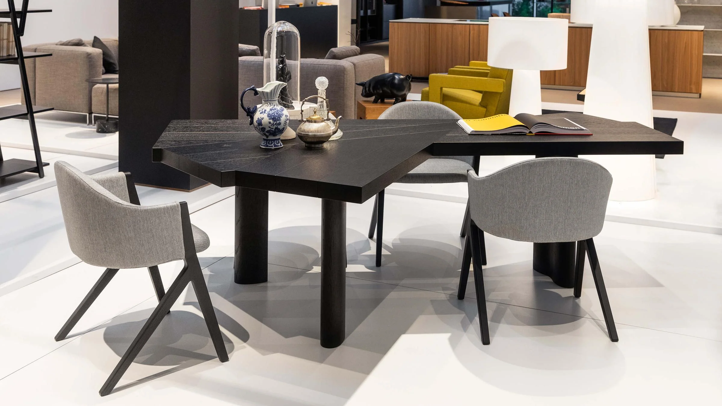 Ventaglio Table - Image 5