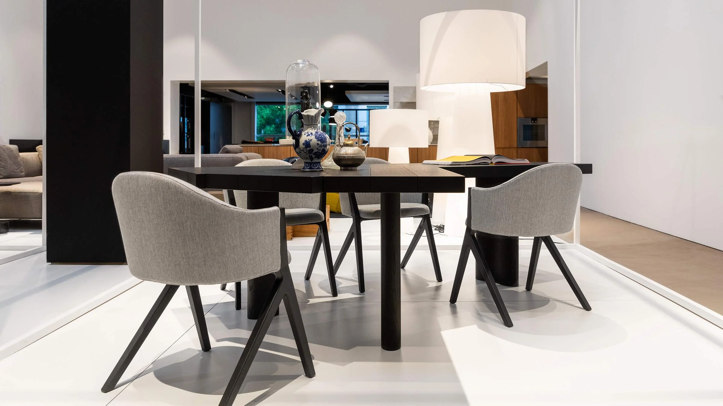 Ventaglio Table - Image 6